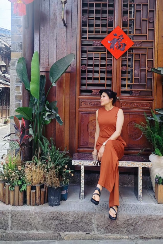 宛霞的第一张照片--四川王婆说媒