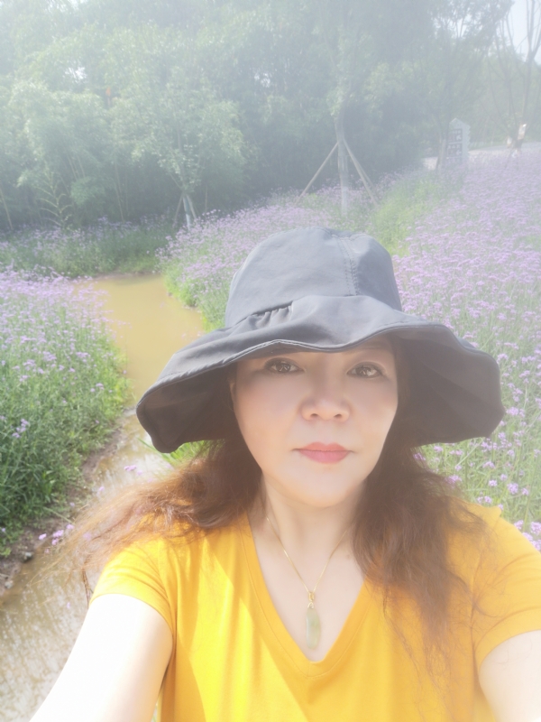 宛霞的第三张照片--四川王婆说媒